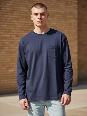 Gap // Men's // Long Sleeve Pocket Tee - Navy